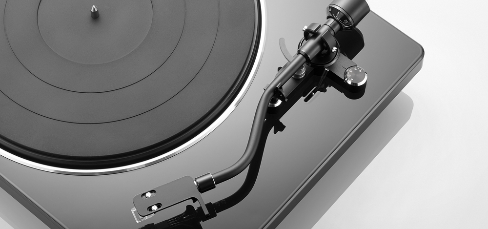 Проигрыватель винила Denon DP-400