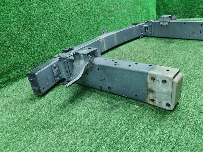 Усилитель передний Zeekr 009 (2022-н.в.)