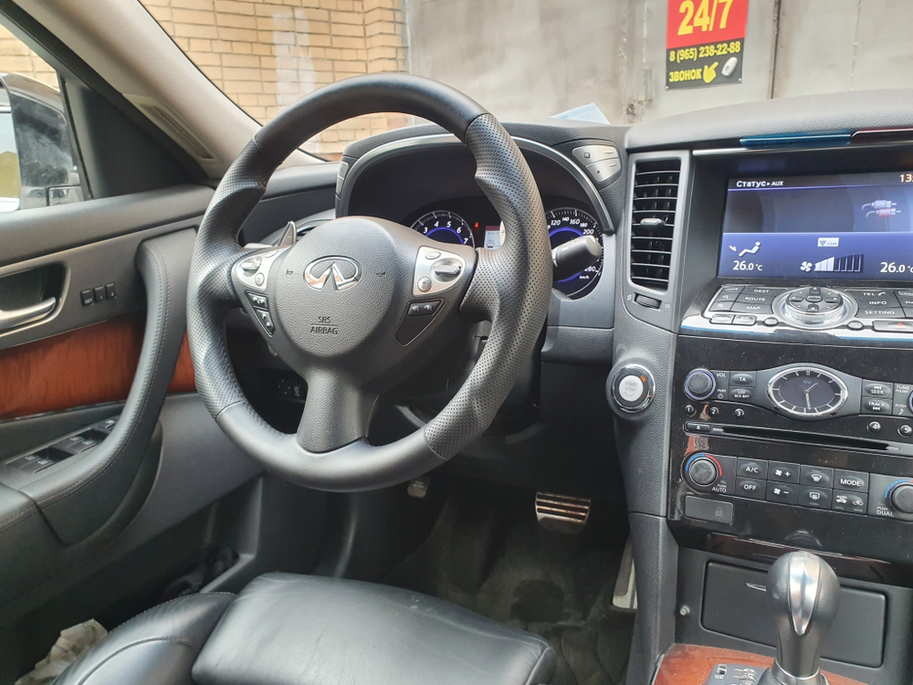 Руль ver.1 Infiniti FX37/FX50/FX30/QX70 черный