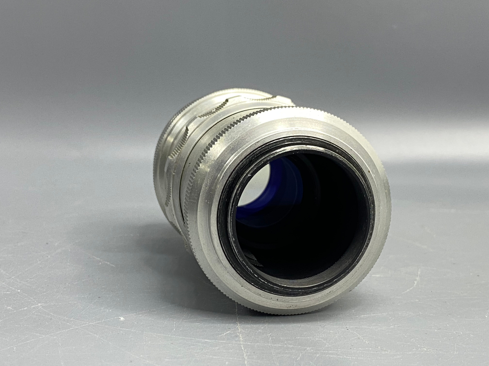 Телемар-22 5.6/200mm №001698 туго вращается фокусировочное кольцо