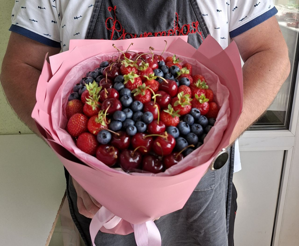 Ягодный букет " Краски лета"