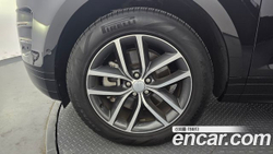 Land Rover Range Rover Evoque P250 Dynamic SE — 2025
