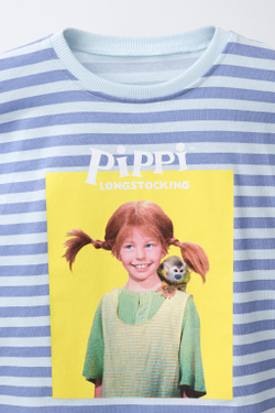 ZARA ФУТБОЛКА В ПОЛОСКУ «ПЕППИ ДЛИННЫЙЧУЛОК» © ASTRID LINDGREN COMPANY, ПОЛОСКИ