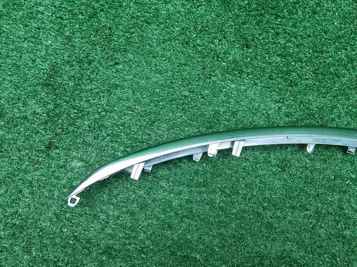 Молдинг переднего бампера Mercedes S W222 (17-20)