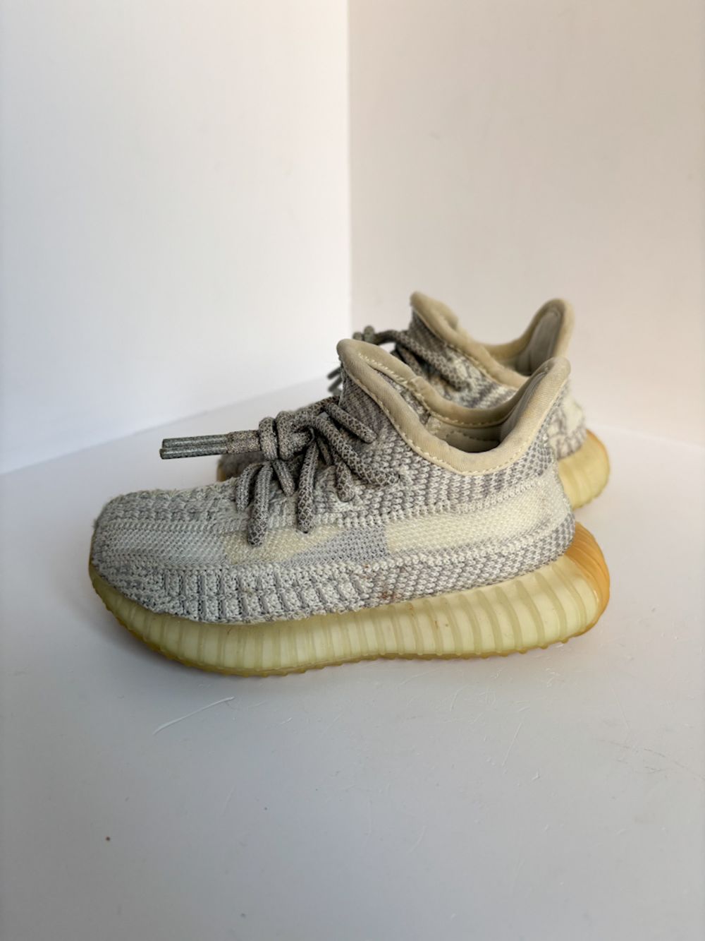 Кроссовки Adidas Boost, 22,5