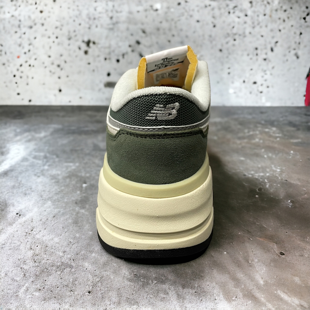 New Balance 997R • Green