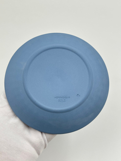 Тарелка декоративная Wedgwood голубая