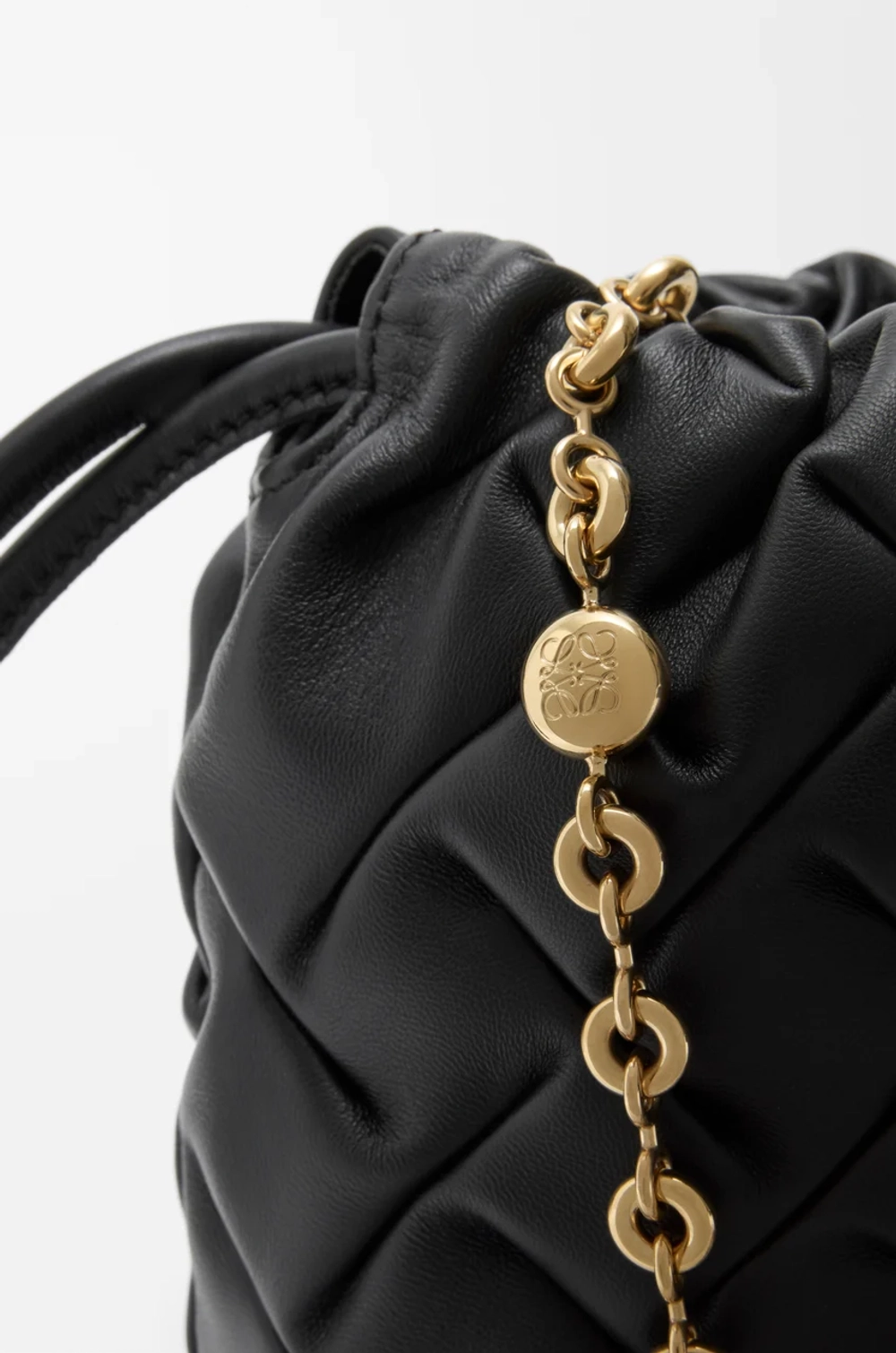 Loewe Сумка-мини Flamenco из жатой телячьей кожи наппа, черный