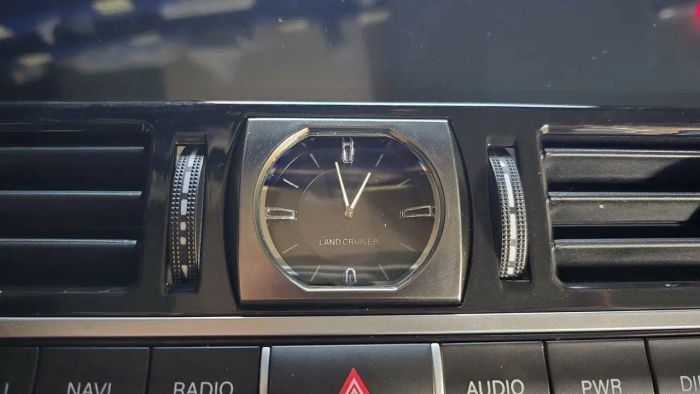 Магнитола для Toyota Land Cruiser 200 2015-2021 (топовая комплектация) - Kuberg BNR-16LCHMEG на Android 13, Быстрая, 4G SIM-слот, CarPlay