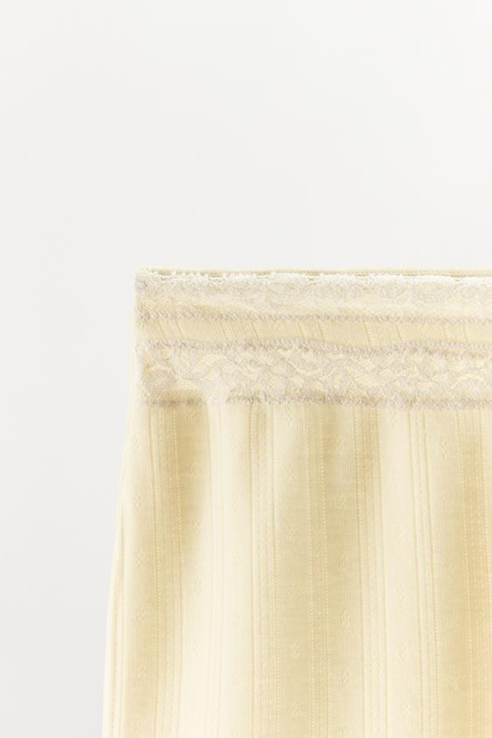 ZARA АЖУРНЫЕ ШОРТЫ С КРУЖЕВОМ, ЭКРЮ