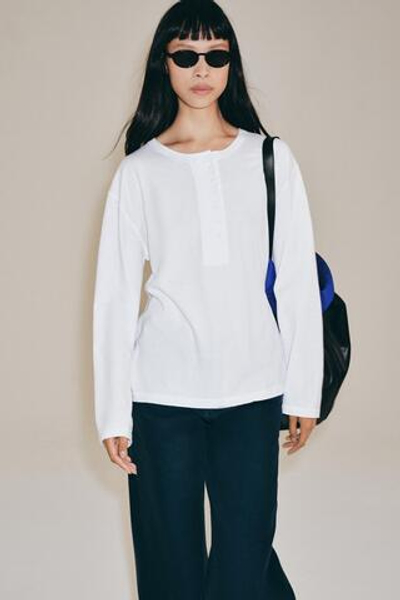 ФУТБОЛКА ИЗ ЛЬНА С ВОРОТНИКОМ НА ПУГОВИЦАХ — ZARA