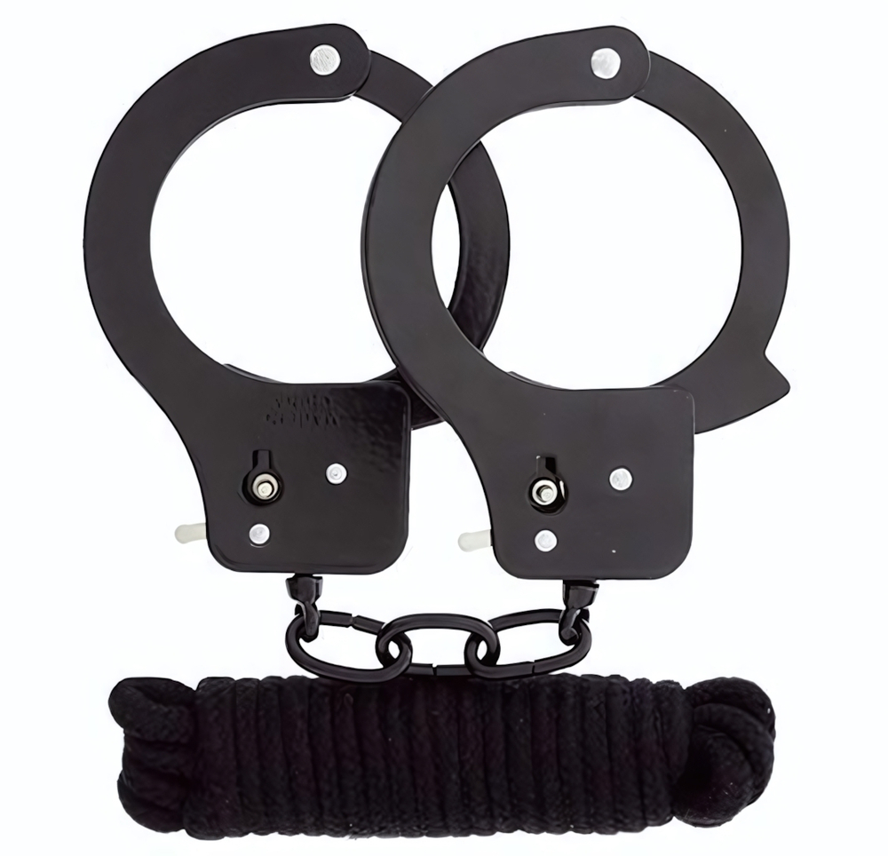 Чёрные наручники из листового металла в комплекте с веревкой BONDX METAL CUFFS&LOVE ROPE SET (Цвет: черный)