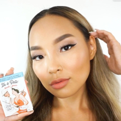 theBalm It's a Date - розовые румяна и тени для век в одном оттенок It's a Date®, 6 g