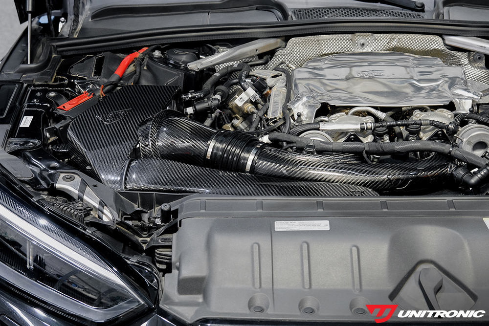 Система холодного впуска Unitronic Audi RS4/RS5 Carbon Intake System - Stock Turbo Inlet