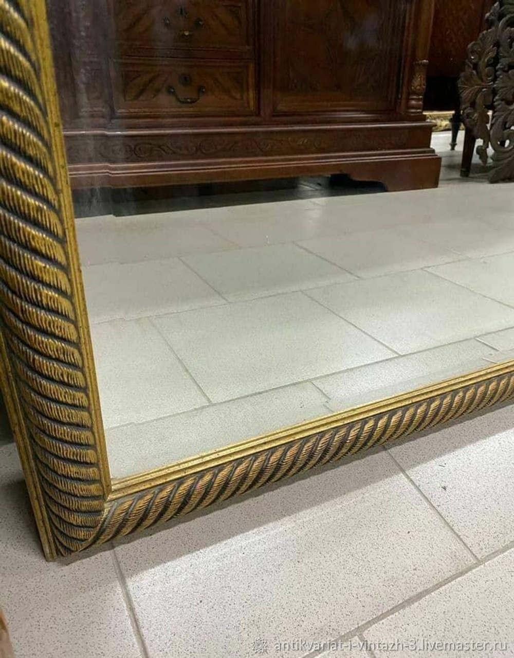 Зеркало настенное
