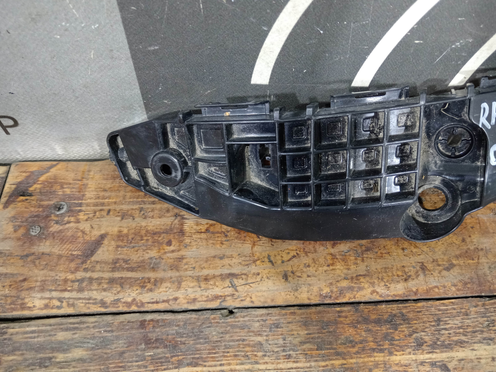 Кронштейн переднего бампера правый Toyota RAV4 V (XA50) 18-нв Б/У Оригинал 5253542050