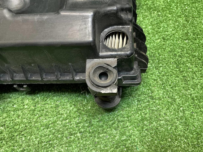 Корпус воздушного фильтра Mercedes C w205 (14-23)