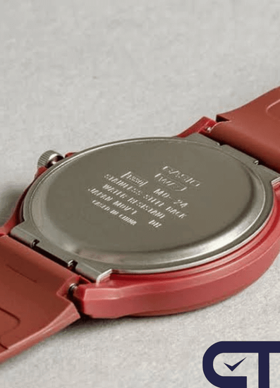 CASIO MQ-24UC-4B — классические аналоговые часы в матовом красном цвете