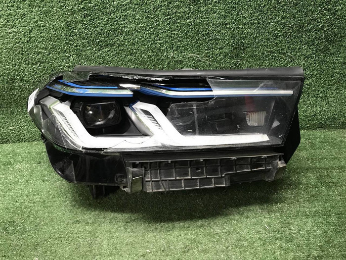 Фара правая BMW 6er G32 (2020-2023) Laser