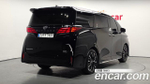 Toyota Alphard 2.5 HEV Executive AWD — 2025