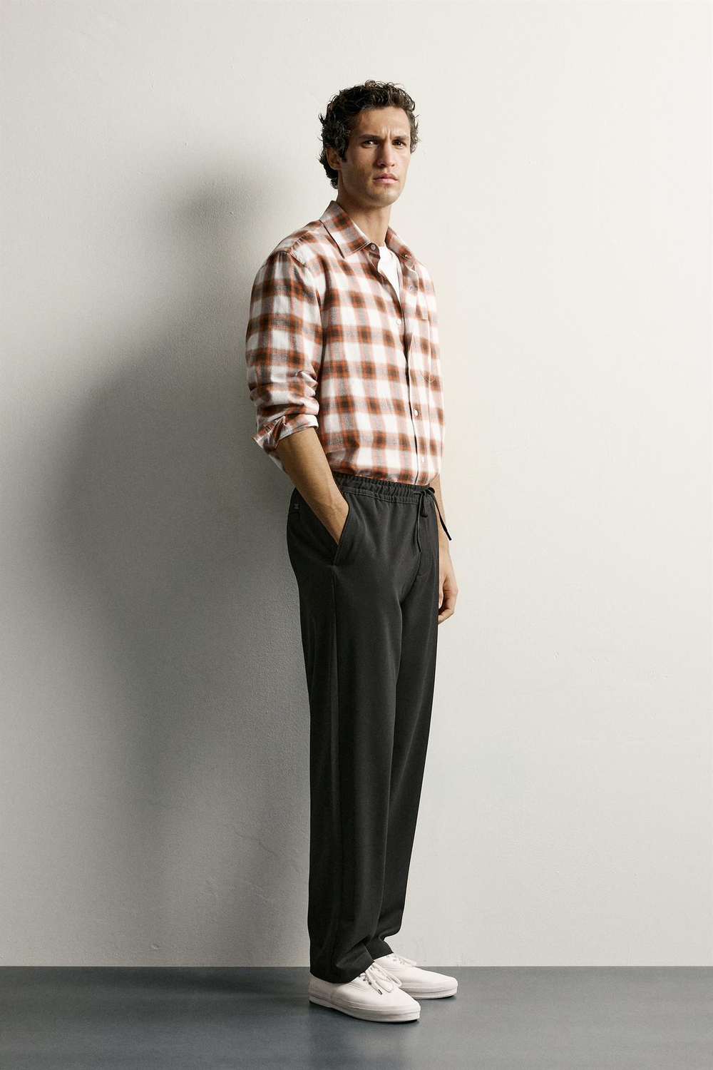 ZARA БРЮКИ COMFORT REGULAR FIT, ЧЕРНЫЙ