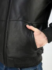Дубленка зимняя натуральная с капюшоном