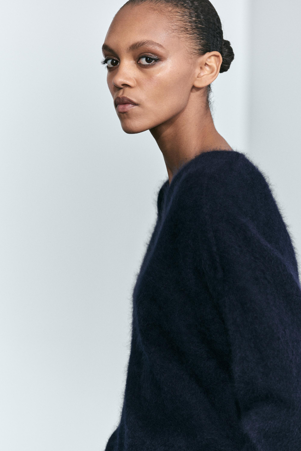 Massimo Dutti Трикотажный джемпер оверсайз с V-образным вырезом, темно-синий