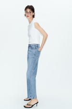 Z1975 УКОРОЧЕННЫЕ ДЖИНСЫ С СРЕДНЕЙ ЛИНИЕЙ ТАЛИИ - ZARA
