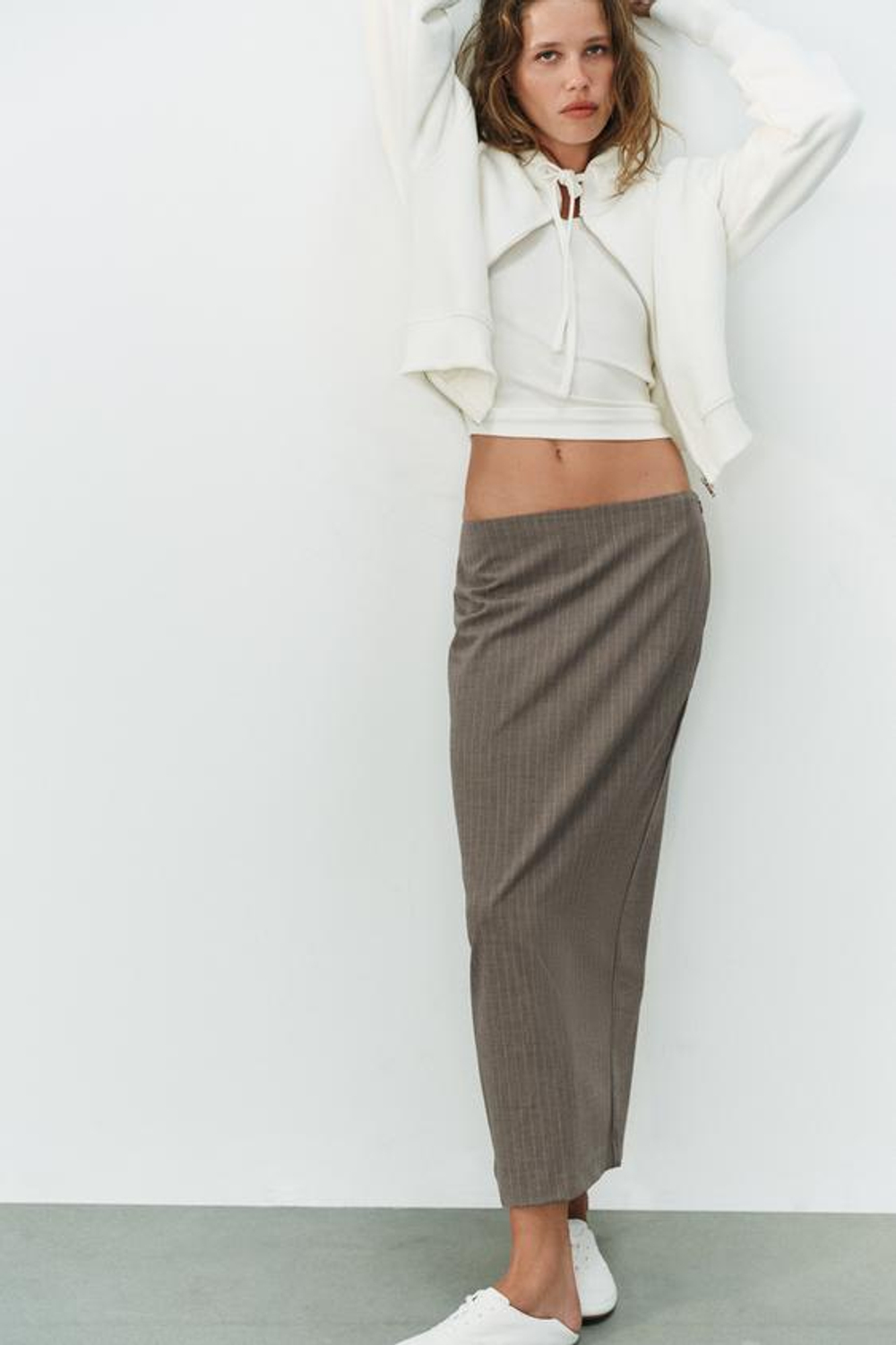 ZARA ХУДИ С МОЛНИЕЙ, ЖЕЛТОВАТО-БЕЛЫЙ