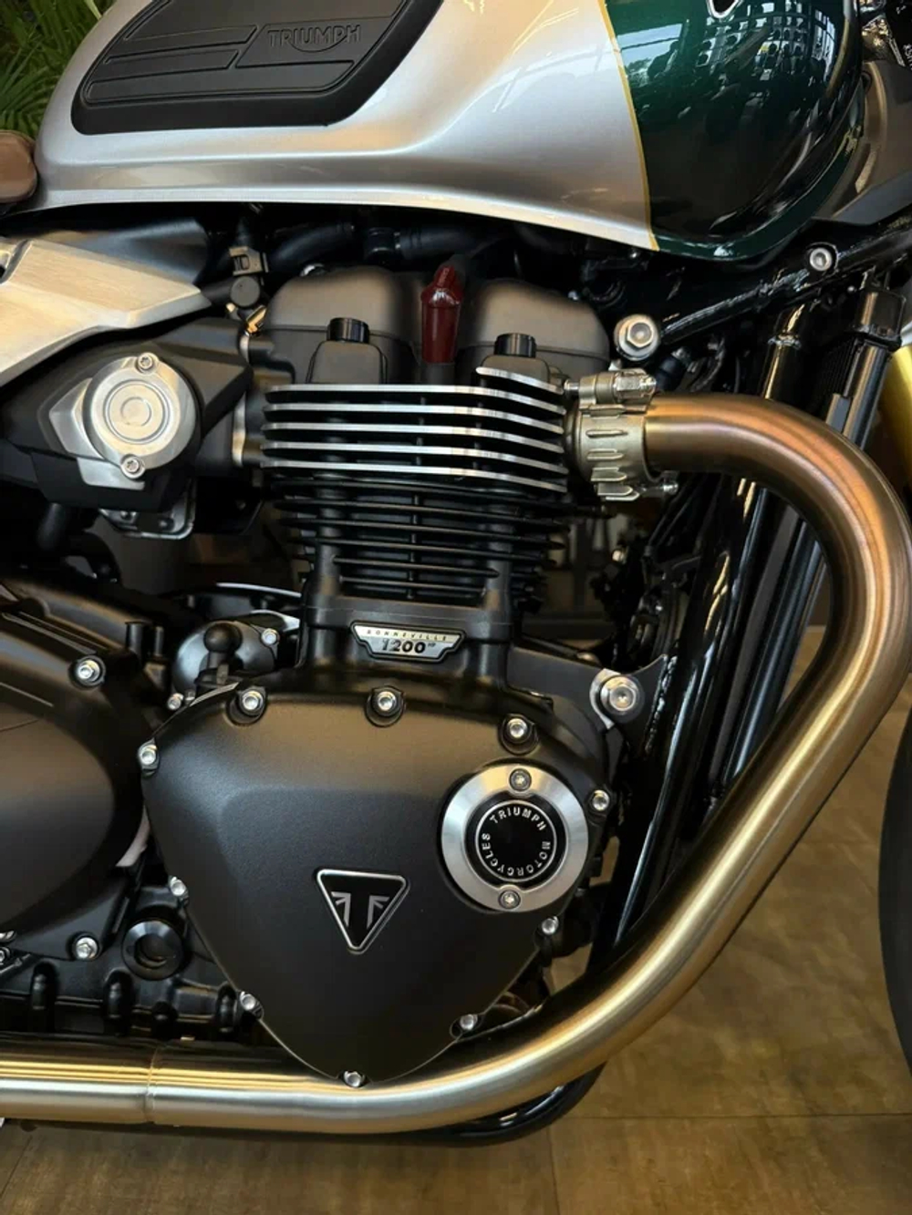 TRIUMPH SPEED TWIN 1200 Cafe Racer Edition