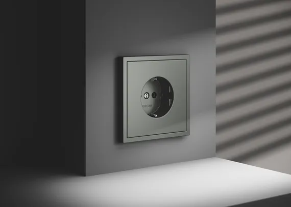 Розетка с заземлением Voltum S70 Титан VLS040106
