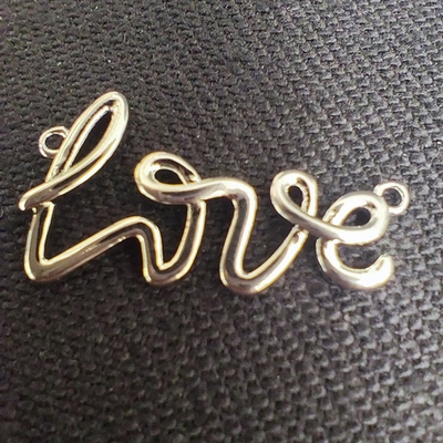 Коннектор "Love" 24 мм цвет серебро, 1 шт.