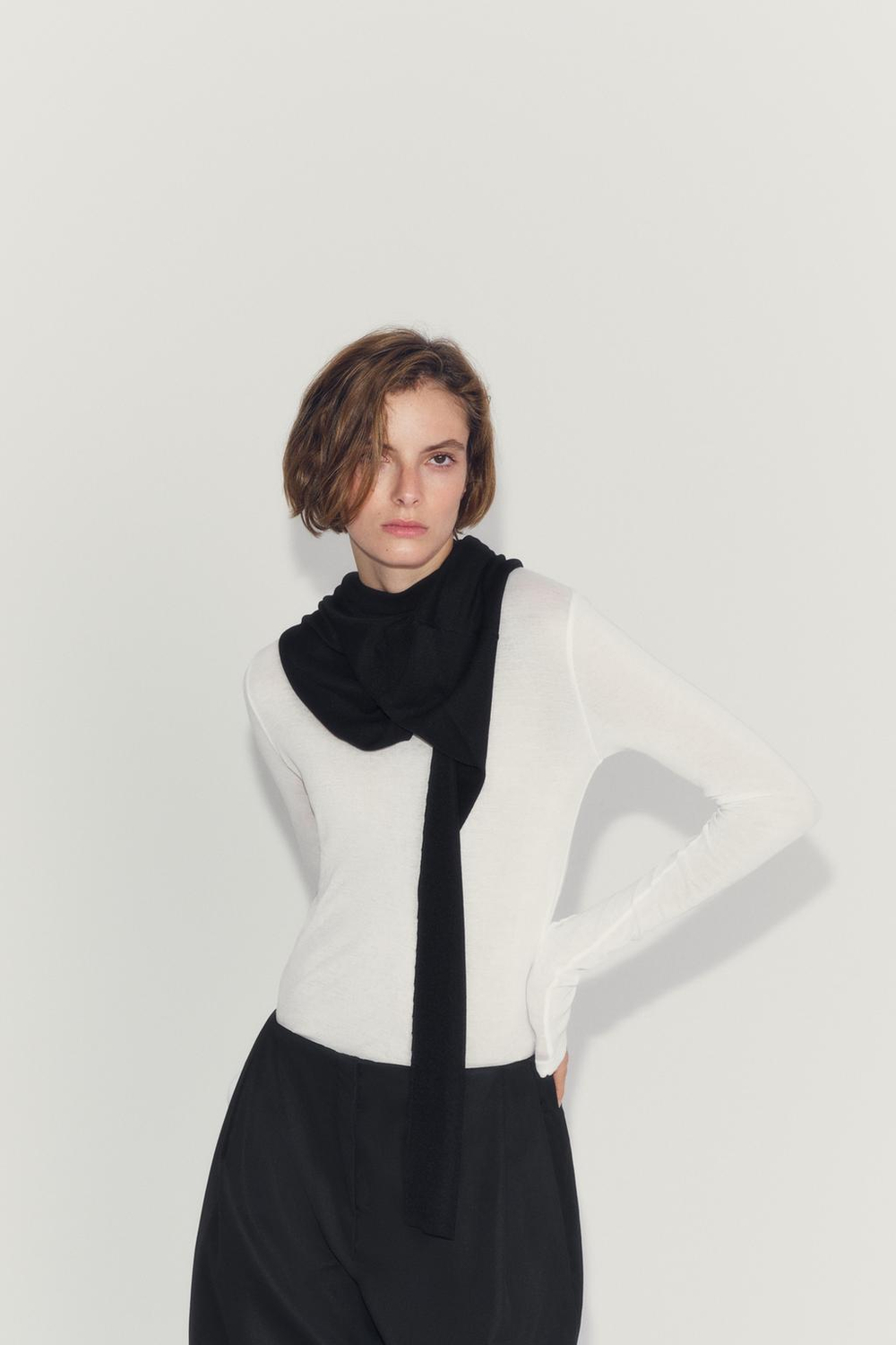 ZARA ШИРОКИЕ БРЮКИ С ЗАЩИПАМИ — ZW COLLECTION, ЧЕРНЫЙ