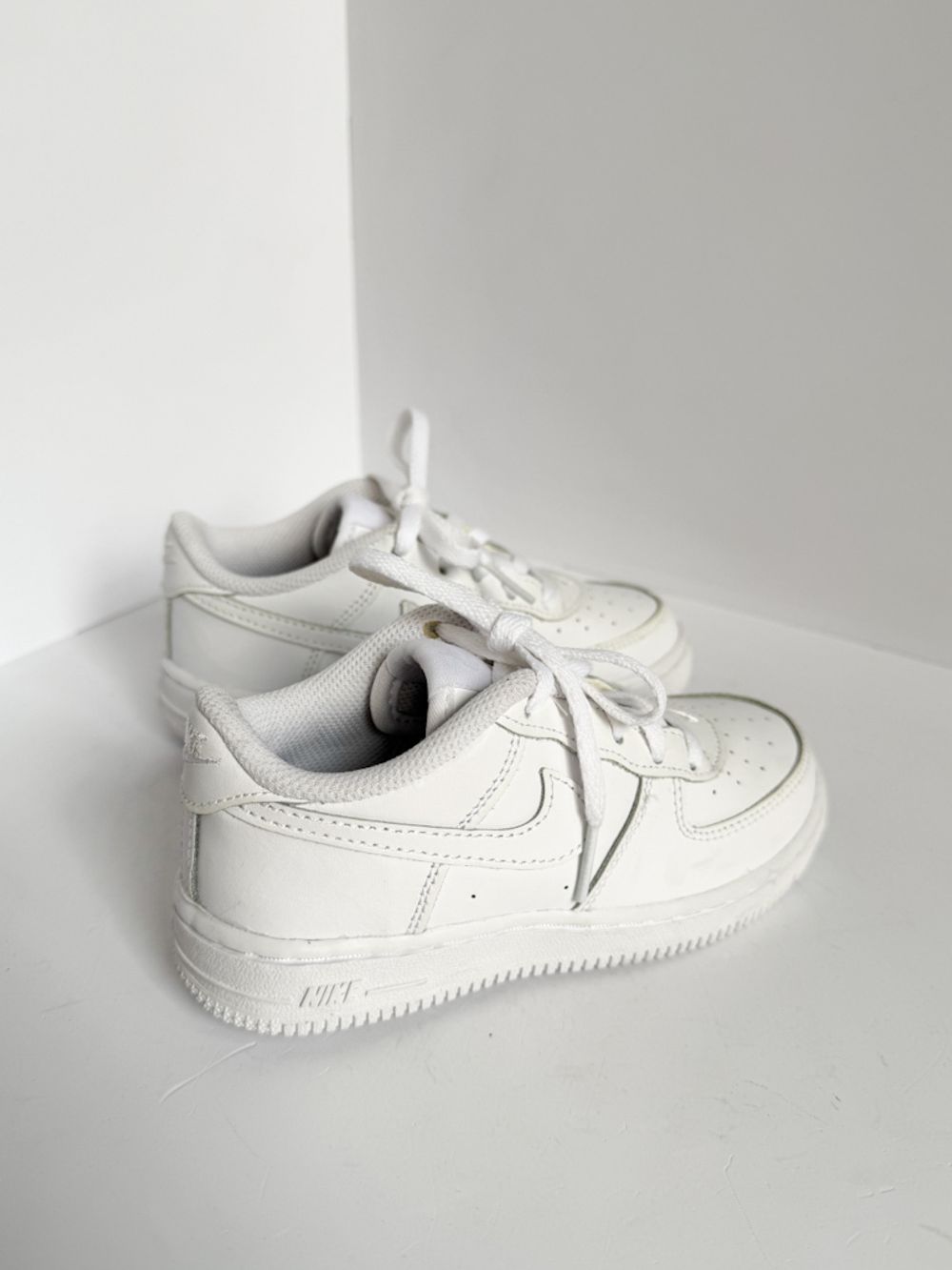 Новые кроссовки Nike, 27