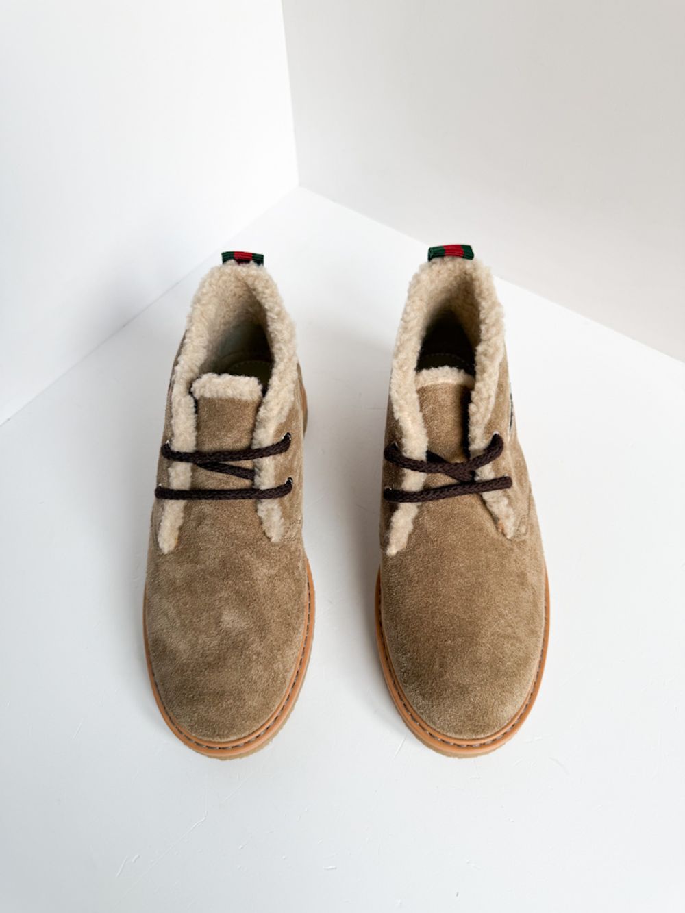 Новые замшевые ботинки Gucci, 30