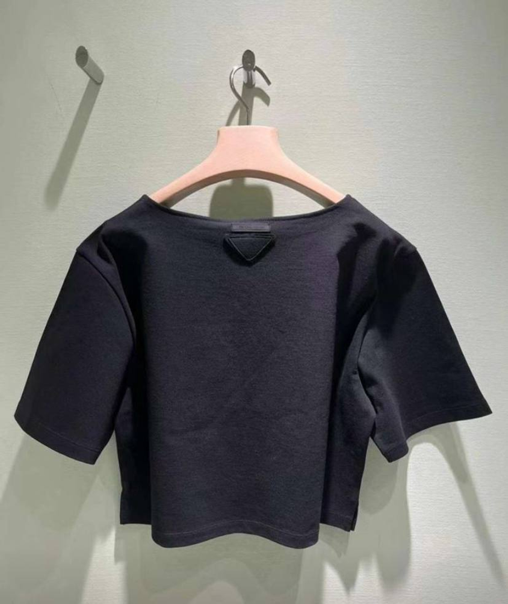 Футболка Prada
