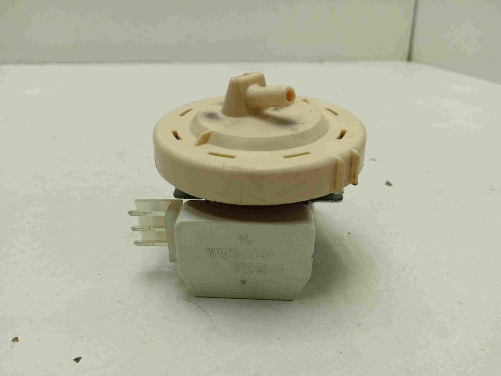 F1015J кт203 Датчик уровня воды для стиральной машины Samsung F1015J б/у