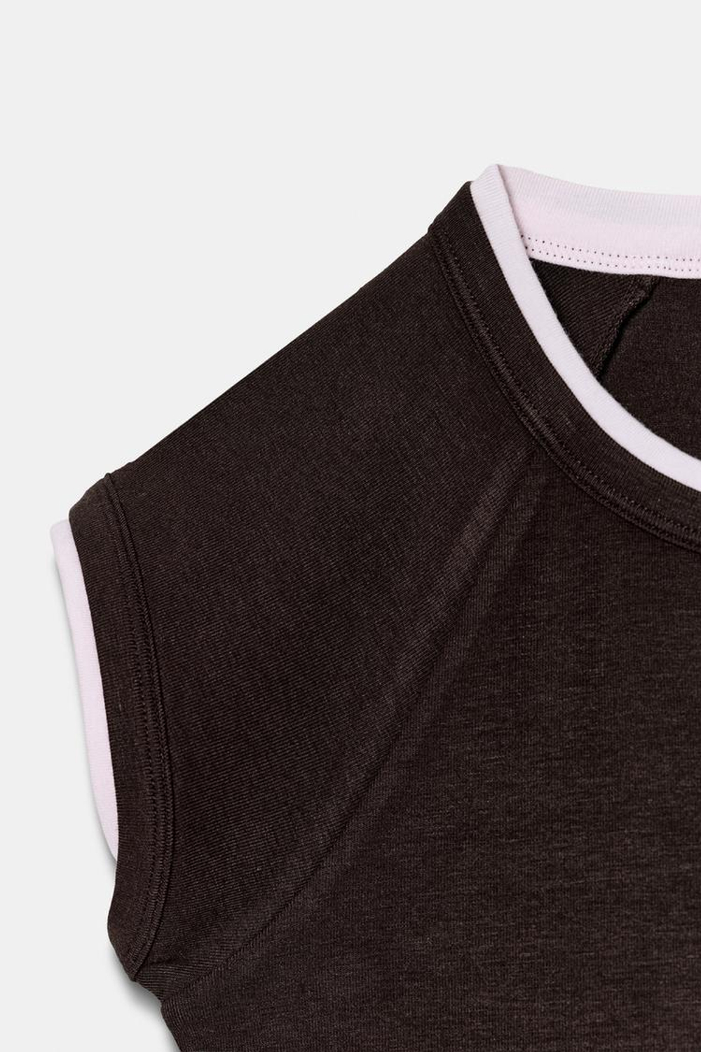 ZARA ФУТБОЛКА С ЭФФЕКТОМ ДВОЙНОГО РУКАВА, ШОКОЛАДНЫЙ