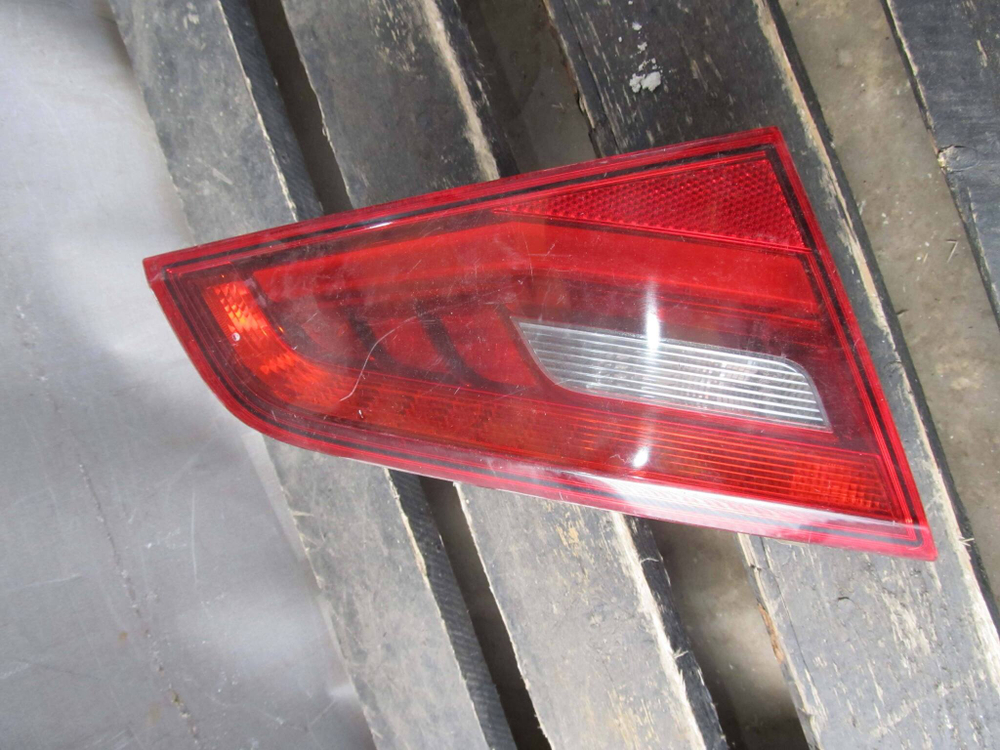 Фонарь задний левый внутренний LED Audi A3 (8V)  Б/У Оригинал 8V4945093A