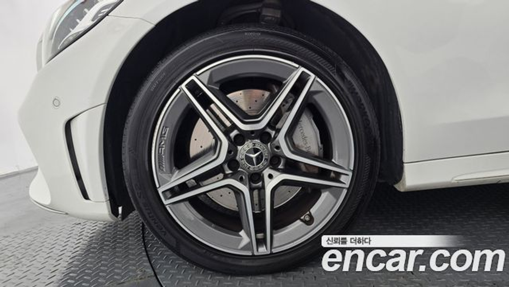 Mercedes-Benz C-Class C300e 4MATIC AMG Line — 2020