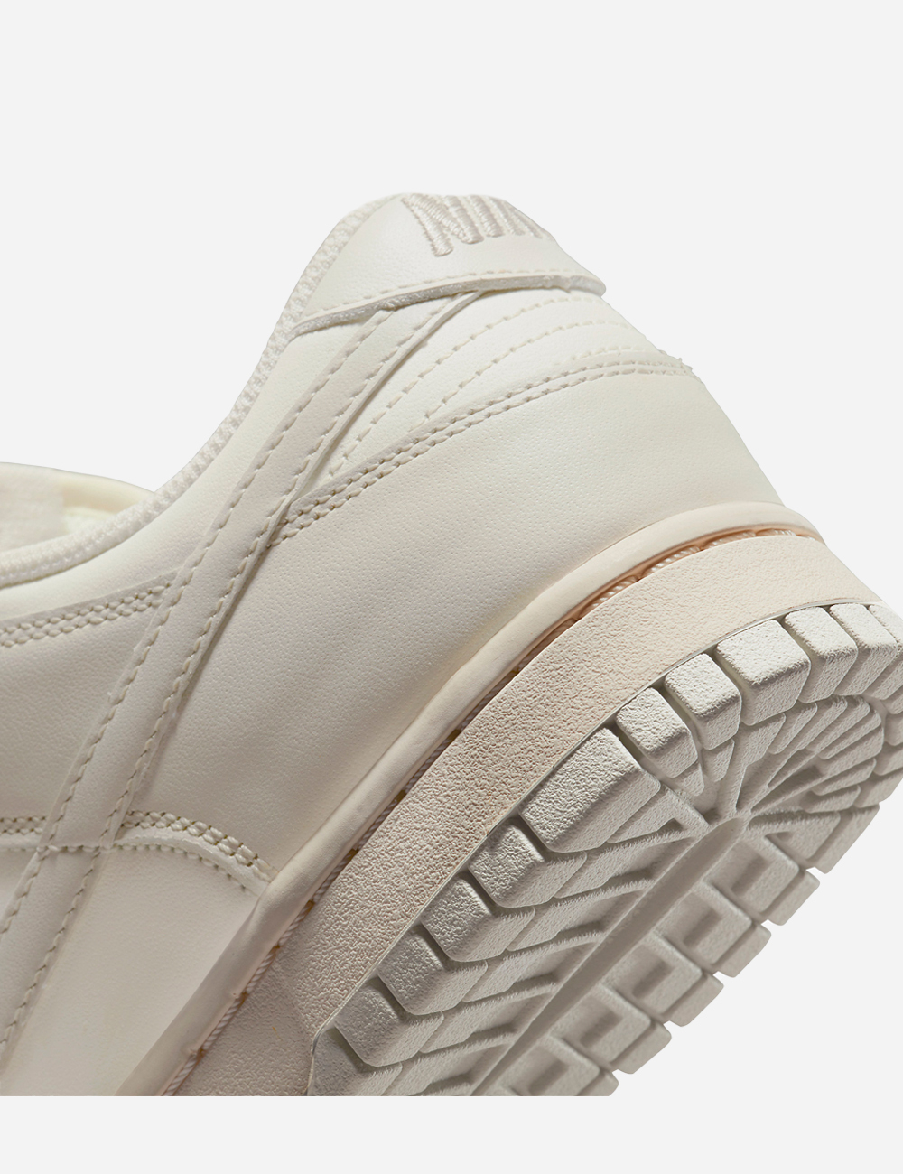 Nike Dunk Low "Sail Light Bone"