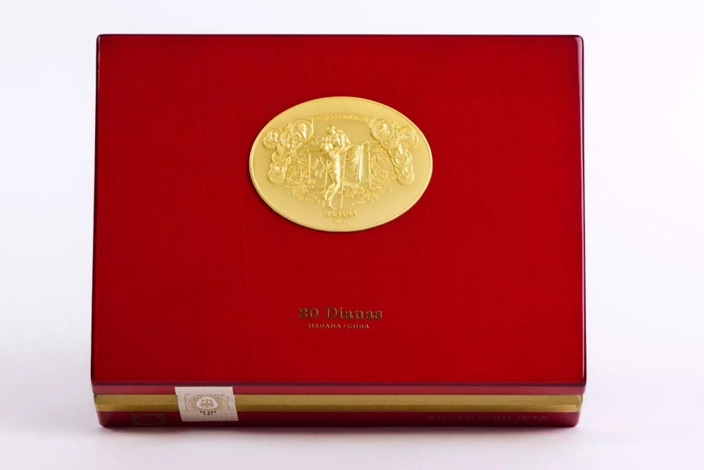 Romeo y Julieta Linea de Oro Dianas