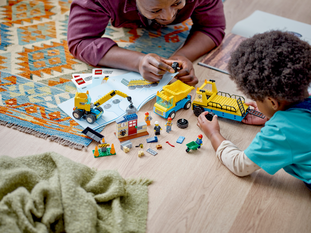 Конструктор Лего Сити Строительные машины и кран с шаром 60391 LEGO City Construction Trucks and Wrecking Ball Crane 4+