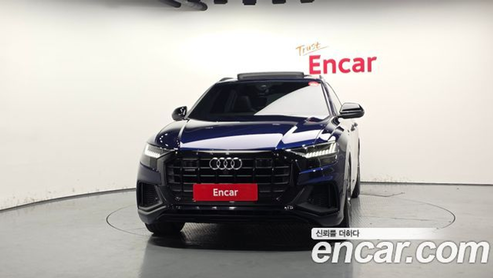 Audi Q8 55 TFSI Quattro Premium — 2022
