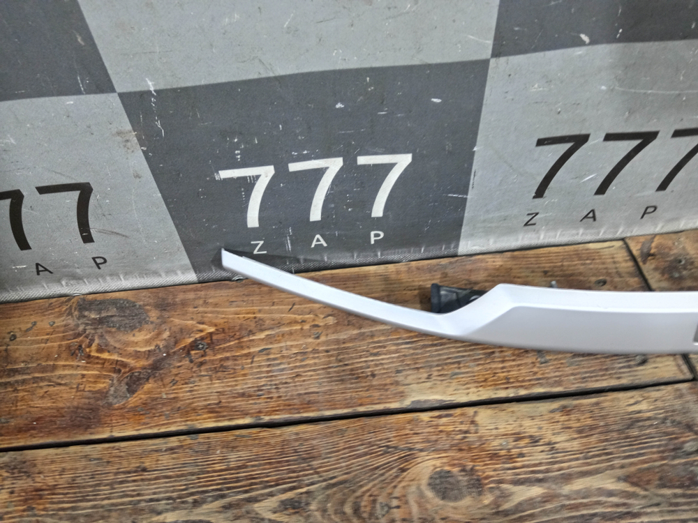 Накладка крышки багажника Geely Coolray 19-24 Б/У Оригинал 5062021800963