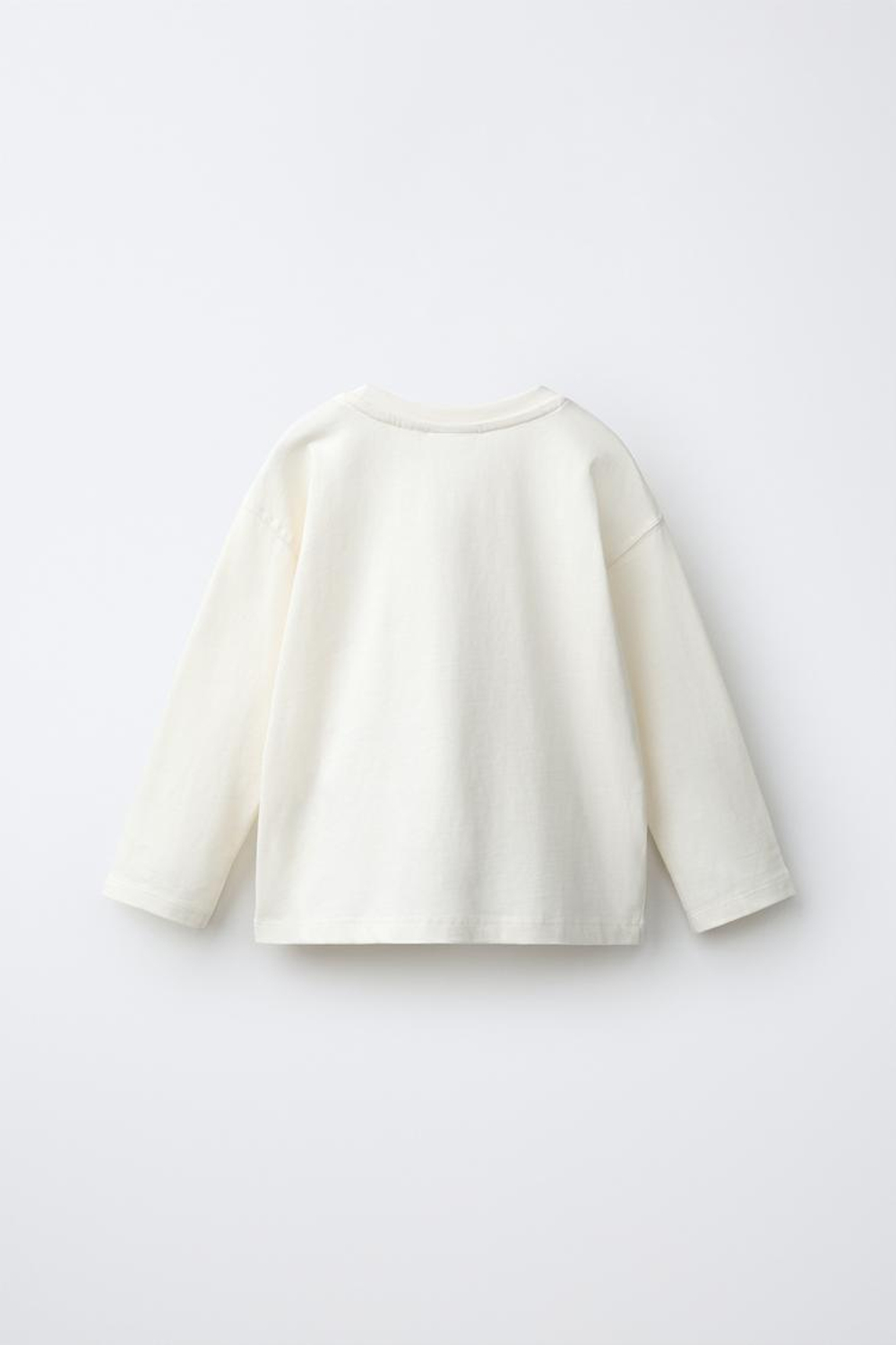 ZARA ФУТБОЛКА С ВЫШИТОЙ ДЕТАЛЬЮ, ЭКРЮ