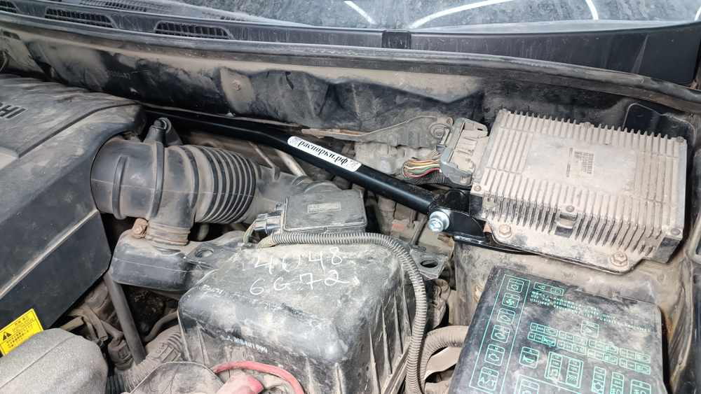 Распорка передних стоек Mitsubishi Chariot Grandis 3 (ПОД ЗАКАЗ)
