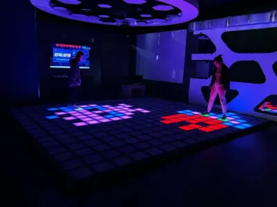 Интерактивный светодиодный пол «Арена Pixel battle»