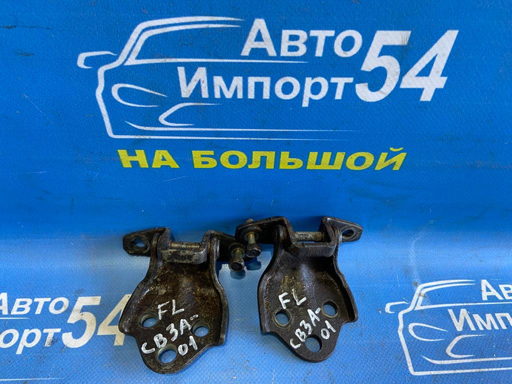 Петля двери передней левой MITSUBISHI LANCER 1995