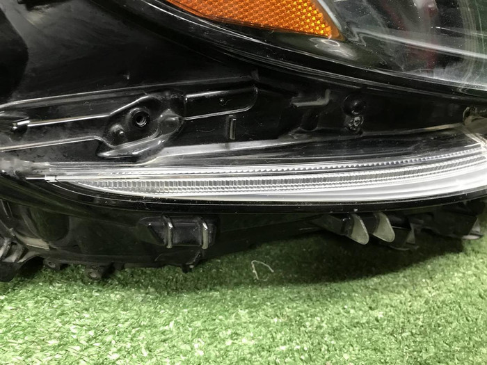 Фара правая Lexus LS 5 (2017-2021) LED